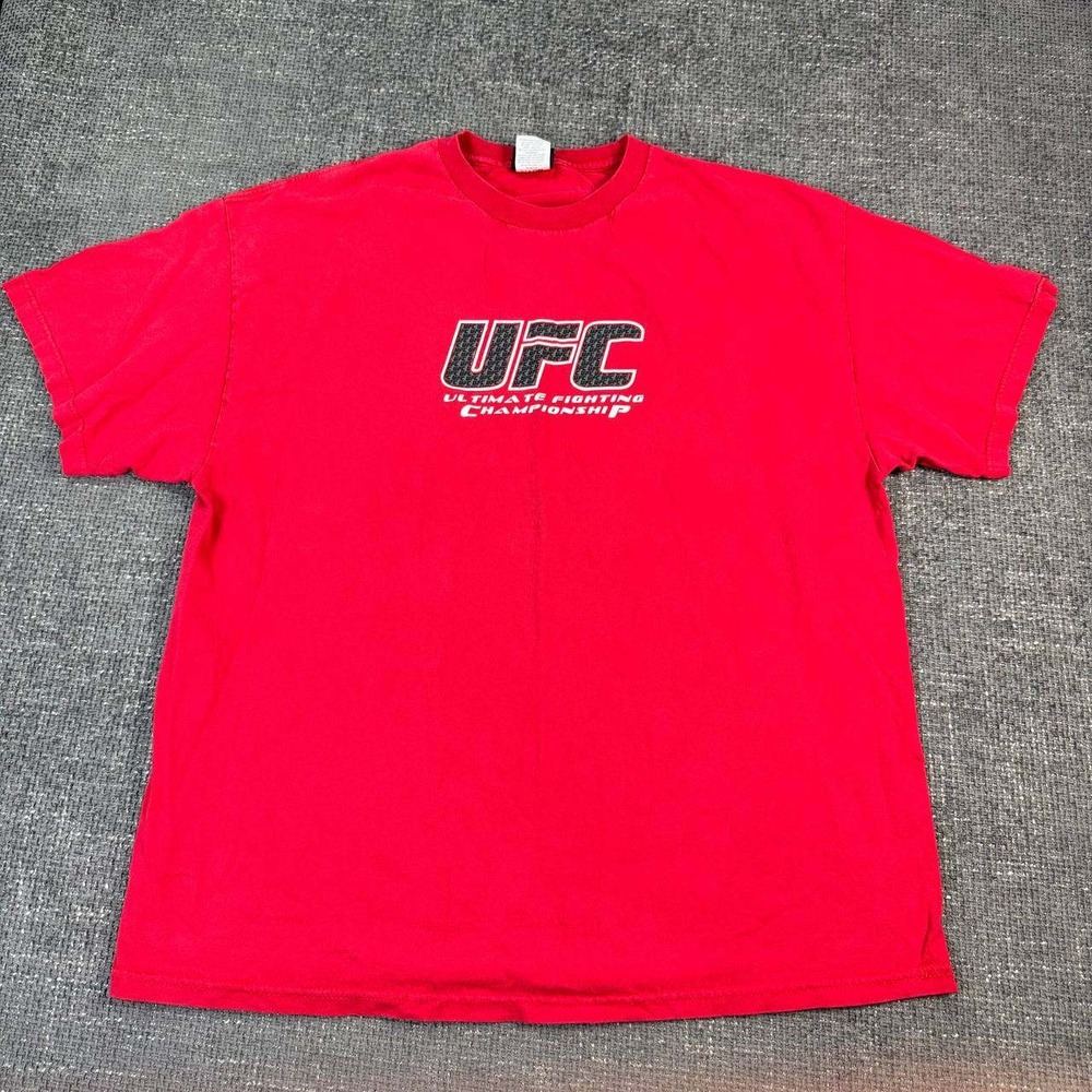 UFC Ultimate Fighting Championship T-Shirt Mens XL Red Graphic Tee Y2K MMA